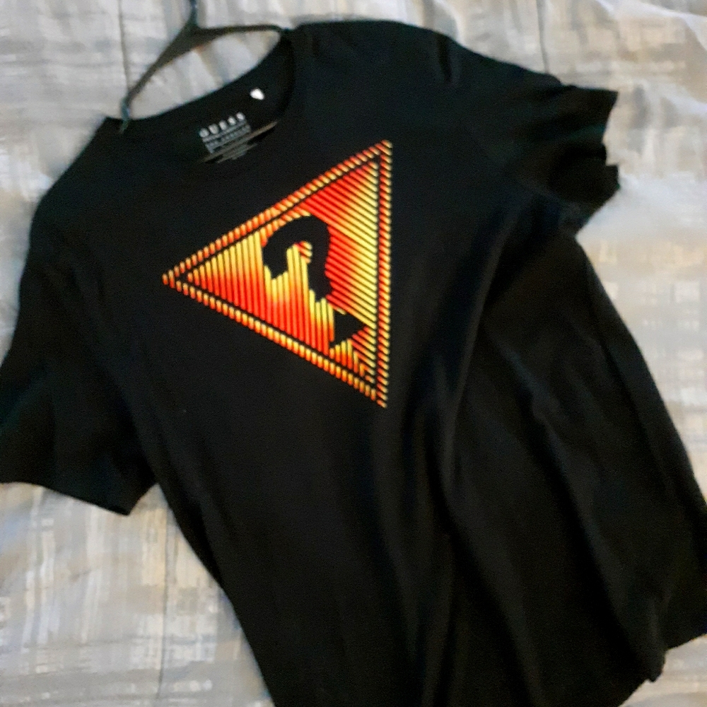 Guess T shirt